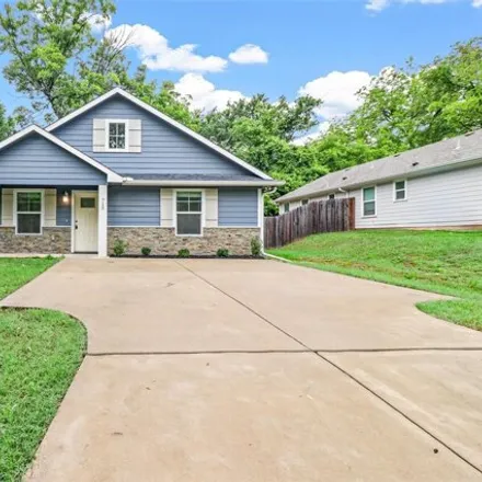Buy this 3 bed house on Terrell Elementary School in North Rusk Avenue, Denison