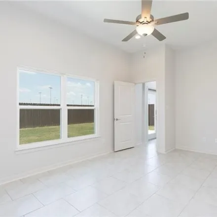 Image 9 - 8808 North 33rd Lane, McAllen, TX 78504, USA - House for rent