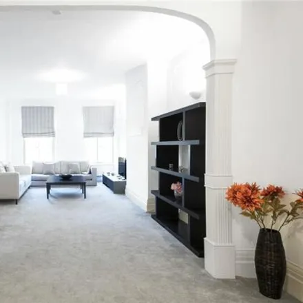 Image 2 - Strathmore Court, 143 Park Road, London, NW8 7HT, United Kingdom - Room for rent