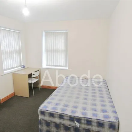 Image 5 - Woodhouse Street Holborn Terrace, Woodhouse Street, Leeds, LS6 2PY, United Kingdom - Apartment for rent