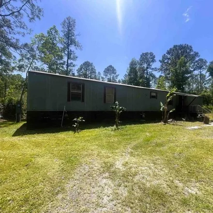 Buy this studio apartment on 741 Hickory Nut Trail in Satsuma, Putnam County