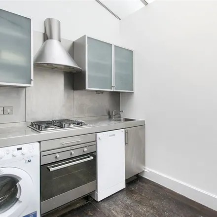 Image 5 - 28 Sidney Grove, Angel, London, EC1V 7LP, United Kingdom - Apartment for rent