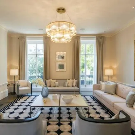 Image 2 - 72 Chester Square, London, SW1W 9DU, United Kingdom - Townhouse for sale