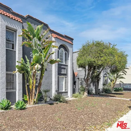 Image 2 - 2409 South Victoria Avenue, Los Angeles, CA 90016, USA - Townhouse for sale