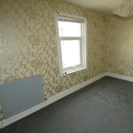 Image 4 - Danesbury Place, Blackpool, FY1 3LX, United Kingdom - Townhouse for rent