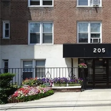 Image 2 - 205 East 238th Street, New York, NY 10470, USA - Apartment for sale