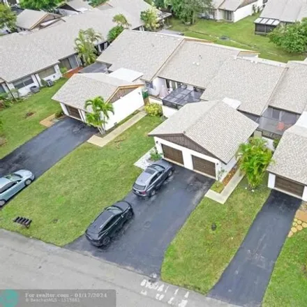 Image 2 - Wedgewood Drive, Tamarac, FL 33321, USA - House for sale