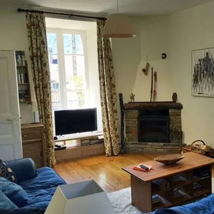 Rent this 5 bed house on 31110 Montauban-de-Luchon