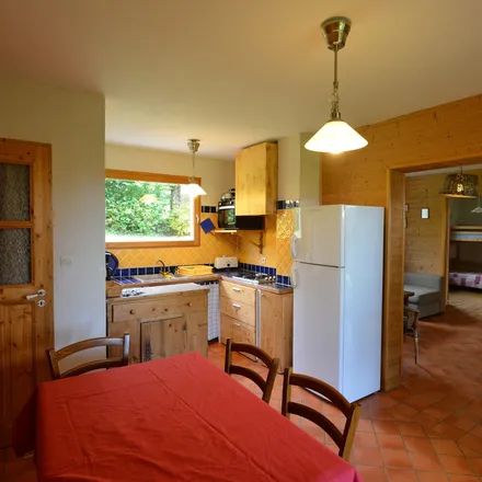 Rent this 2 bed house on Grenoble