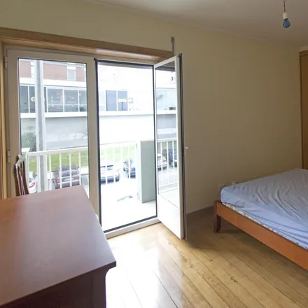 Rent this 2 bed apartment on Faia in Travessa Doutor Barros, 4200-537 Matosinhos