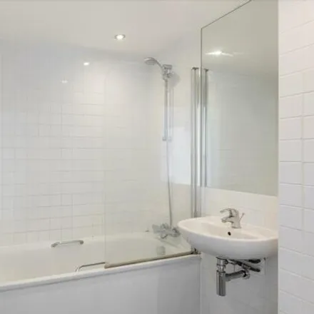 Image 7 - Tile House, 1 Beaconsfield Street, London, N1C 4AD, United Kingdom - Apartment for rent