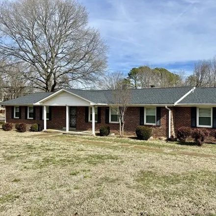 Rent this 4 bed house on 1575 Sunnyside Drive in Columbia, TN 38401