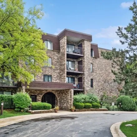 Buy this 2 bed condo on 2200 Vista Court in Northbrook, IL 60062