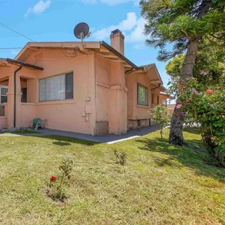 Buy this 2 bed house on 5401 Princeton Street in Oakland, CA 94615