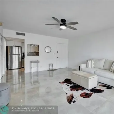 Image 9 - 3013 Northeast 47th Court, Fort Lauderdale, FL 33308, USA - Condo for sale