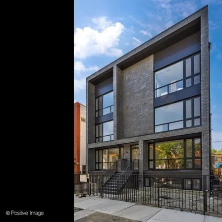 Image 1 - 3041 West Lyndale Street, Chicago, IL 60647, USA - Condo for sale