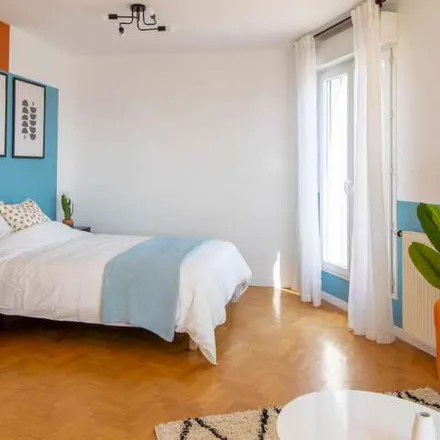 Rent this 4 bed apartment on Cathédrales du rail in Rue du Bailly, 93210 Saint-Denis