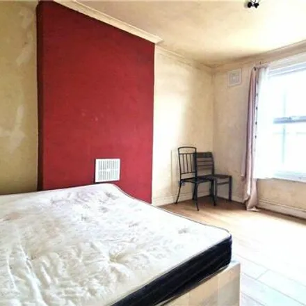 Image 7 - Wortley Road, London, CR0 3QB, United Kingdom - House for sale