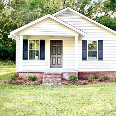 Buy this 2 bed house on 507 Ellington Avenue in Thomson, McDuffie County