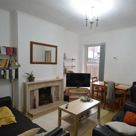 Rent this 3 bed townhouse on 49 Warwards Lane in Stirchley, B29 7RA