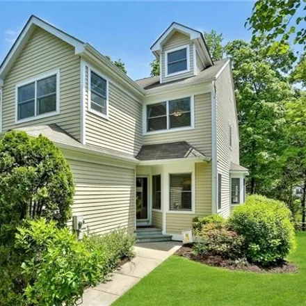 Buy this 3 bed townhouse on 705 Pheasant Woods Road in Village of Briarcliff Manor, NY 10510