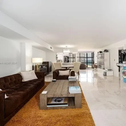 Image 3 - 6423 Collins Avenue, Miami Beach, FL 33141, USA - Condo for rent