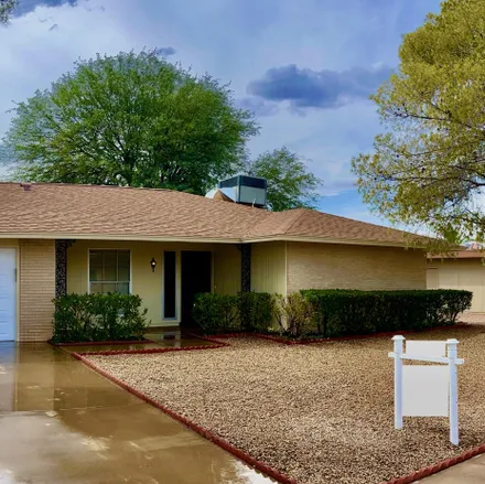 Buy this 2 bed house on 17834 North Willowbrook Drive in Sun City, AZ 85373