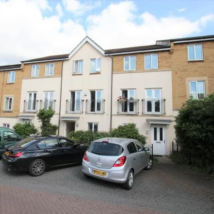 Rent this 4 bed townhouse on 20 Thackeray in Bristol, BS7 0NX
