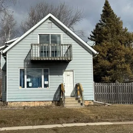 Buy this studio house on East Town Auto Sales in Manitowoc Road, Green Bay