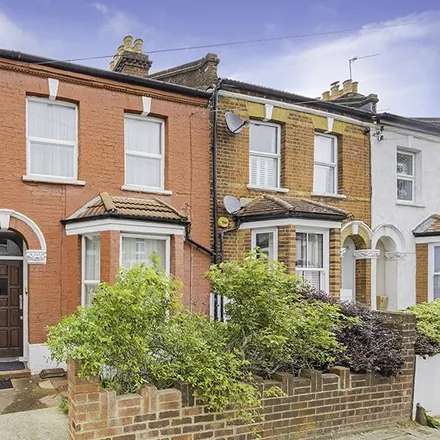 Rent this 3 bed townhouse on Bikehangar 030 in Ferrers Road, London