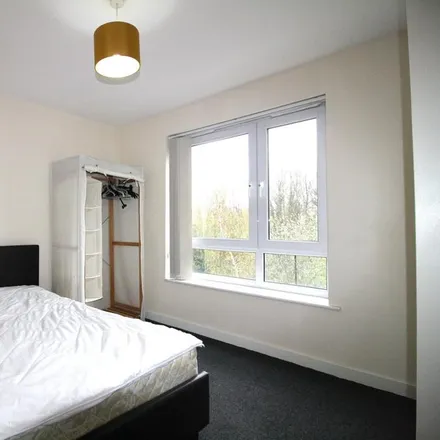 Image 5 - Beeches Bank, Sheffield, S2 3RL, United Kingdom - Apartment for rent