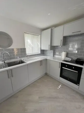 Image 3 - 134 Rolls Crescent, Manchester, M15 5FP, United Kingdom - Duplex for rent