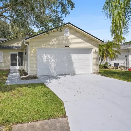 Buy this 3 bed house on Glen Oaks Drive in The Villages, FL 34748