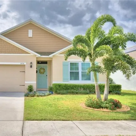 Buy this 4 bed house on Country Club Circle in Winter Haven, FL