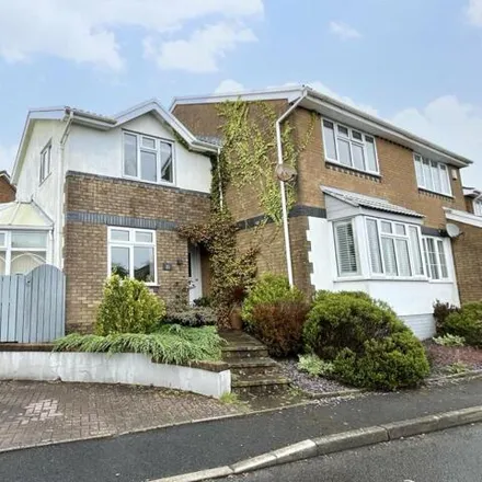 Buy this 3 bed duplex on 4 Cefn Helyg in Swansea, SA2 9GY