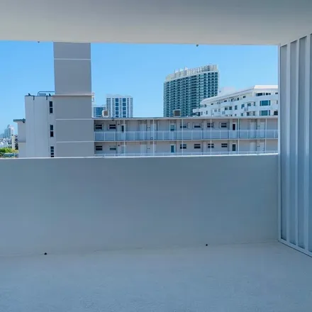 Image 3 - 1331 Lincoln Road, Miami Beach, FL 33139, USA - Condo for rent