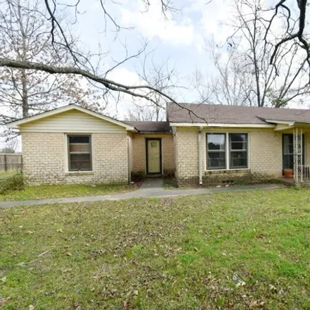 Buy this 3 bed house on 869 North Winnsboro Street in Quitman, Wood County