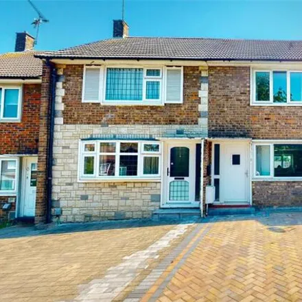 Buy this 2 bed townhouse on Waldegrave in Basildon, SS16 5EQ