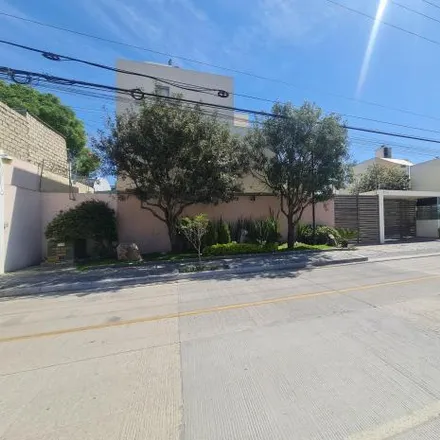 Image 1 - Calle Atotonilco, Misión del Valle, 45201 Nuevo México, JAL, Mexico - House for rent