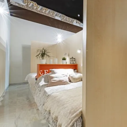 Rent this 1 bed room on Jardín Botánico de la Universidad de Granada in Calle Duquesa, 18001 Granada