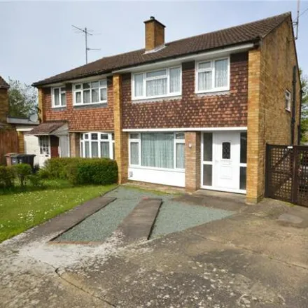 Buy this 3 bed duplex on Seabrook in Luton, LU4 0EH