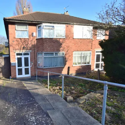 Buy this 3 bed duplex on Chestnut Avenue in Leicester, LE5 1FE