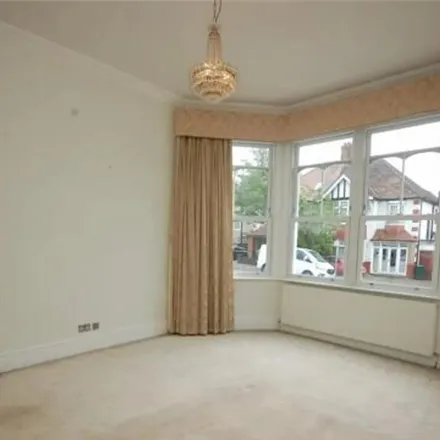 Image 4 - St Mary's Avenue, London, N3 1SP, United Kingdom - Apartment for rent