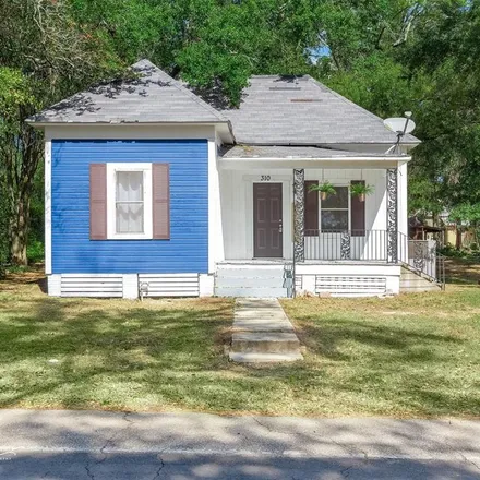Buy this 2 bed house on 310 West Tennessee Avenue in Vivian, Caddo Parish