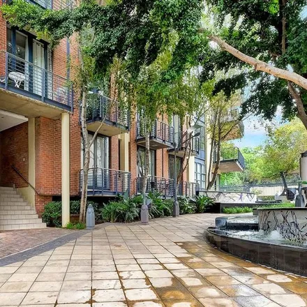 Image 3 - Engen, Corlett Drive, Johannesburg Ward 74, Rosebank, 2076, South Africa - Apartment for rent