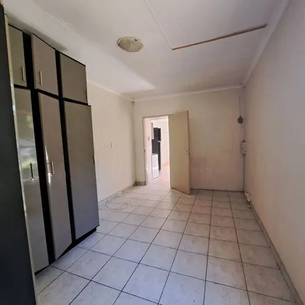 Image 5 - Troupant Place, Johannesburg Ward 104, Randburg, 2118, South Africa - Apartment for rent