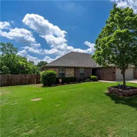 Buy this 3 bed house on 846 Rose Lawn Street in Siloam Springs, AR 72761
