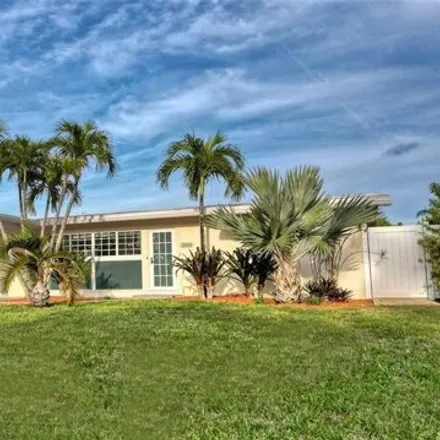 Buy this 2 bed house on 2626 Nassau Lane in Fort Lauderdale, FL 33312