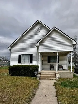 Buy this 2 bed house on 1402 West Laurel Street in Independence, KS 67301