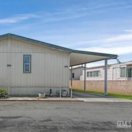 Buy this studio apartment on 4201 Jaspar Avenue in Bakersfield, CA 93313